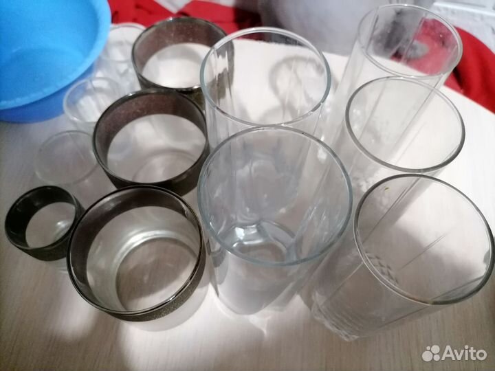 Набор тарелок, стаканов и бокалов