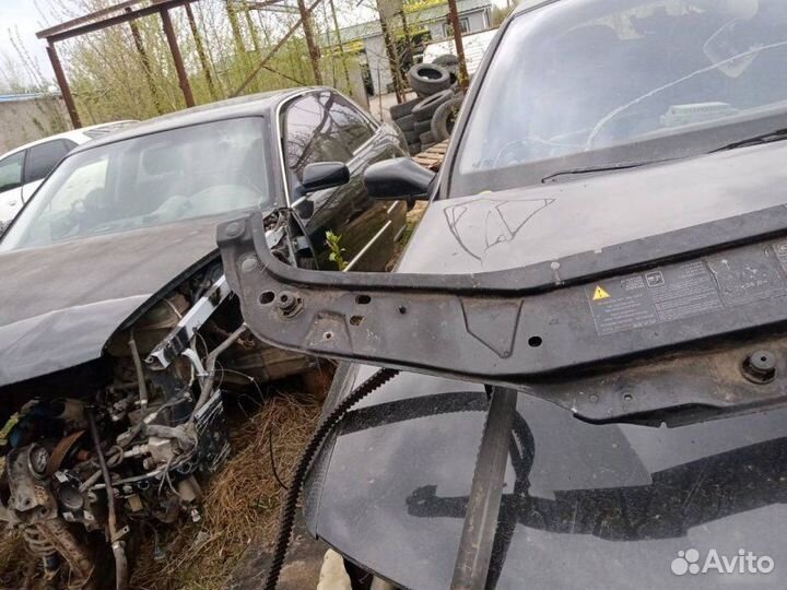 Панель передний Renault Laguna 2 2.2 2003