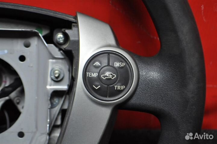 Руль toyota prius ZVW30