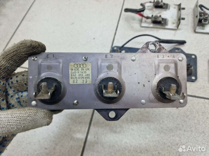 Резистор вентилятора радиатора Ауди 80 Б4, 100/А6