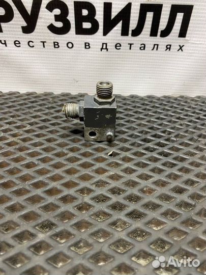 Соединитель гидравлических трубок (тройник) DAF