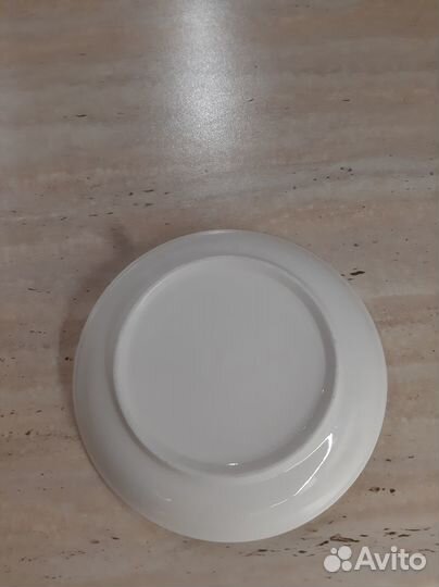 Набор фарфоровых тарелок