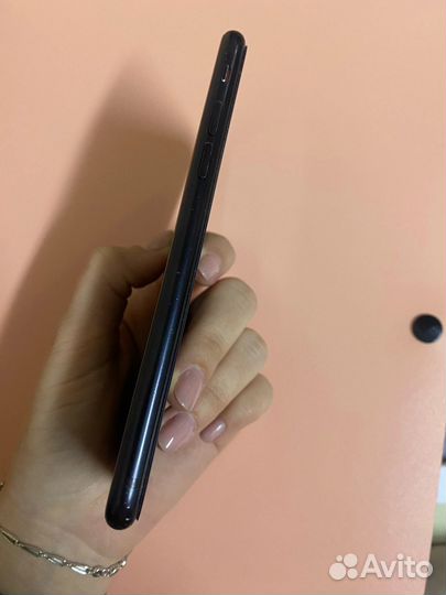 iPhone SE (2020), 64 ГБ