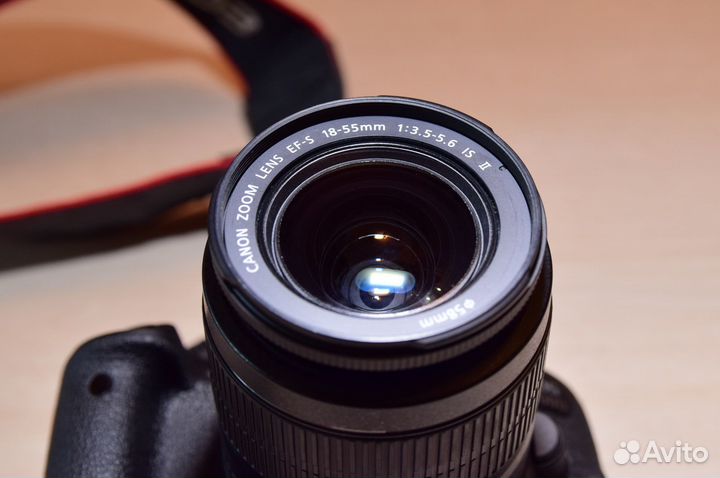 Зеркальный фотоаппарат Canon EOS 700D Kit