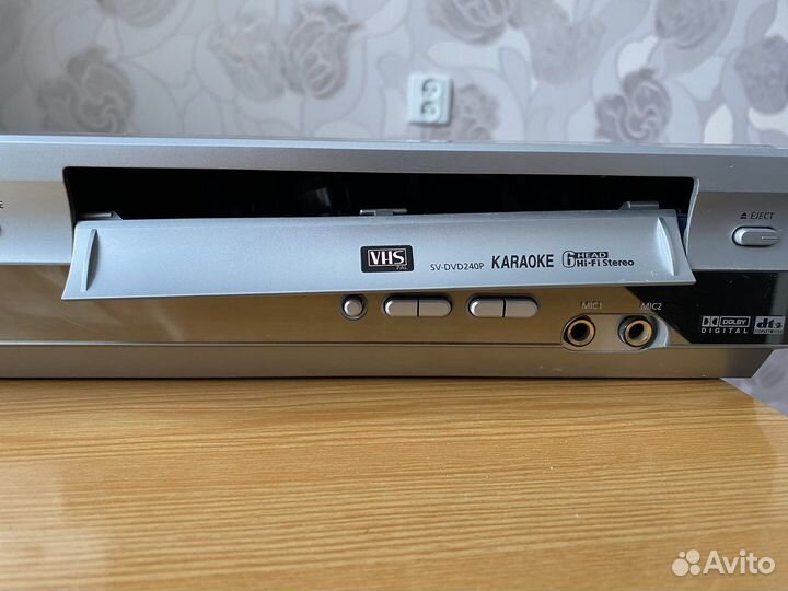 Видеомагнитофон с DVD Samsung SV-dvd240p