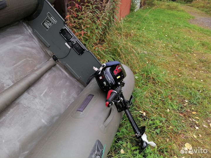 Продам лодку с мотором