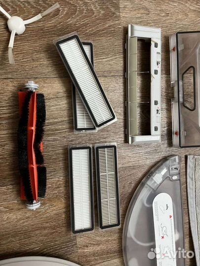 Робот пылесос trouver