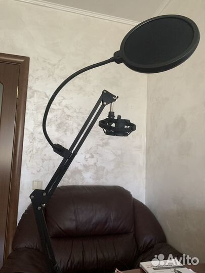 Настольня микрофонная стойка