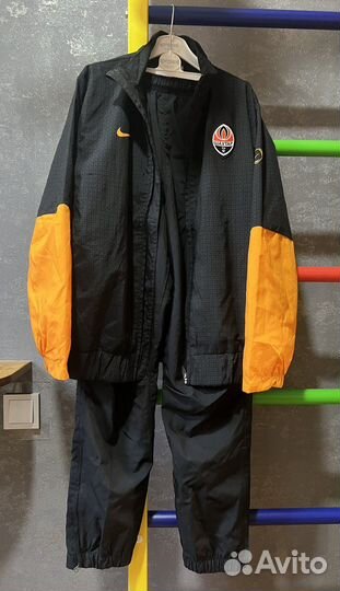 Спортивный костюм Nike (куртка и брюки)