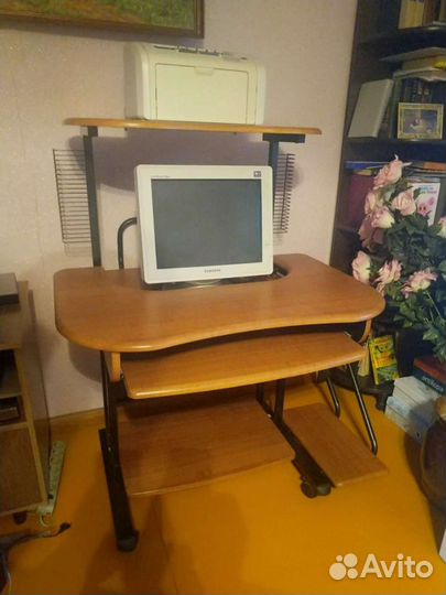 Компьютерный стол