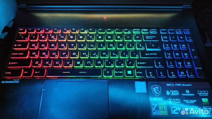 Игровой ноутбук MSI GS63 Stealth в упаковке