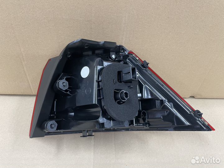 Фонарь задний наружный левый Volkswagen Golf VII