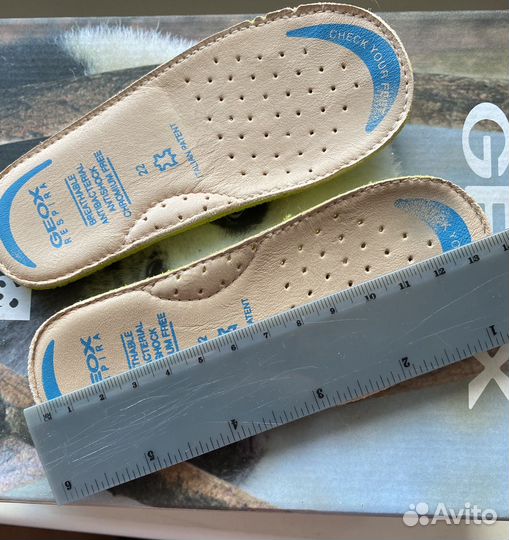Кроссовки для девочки geox