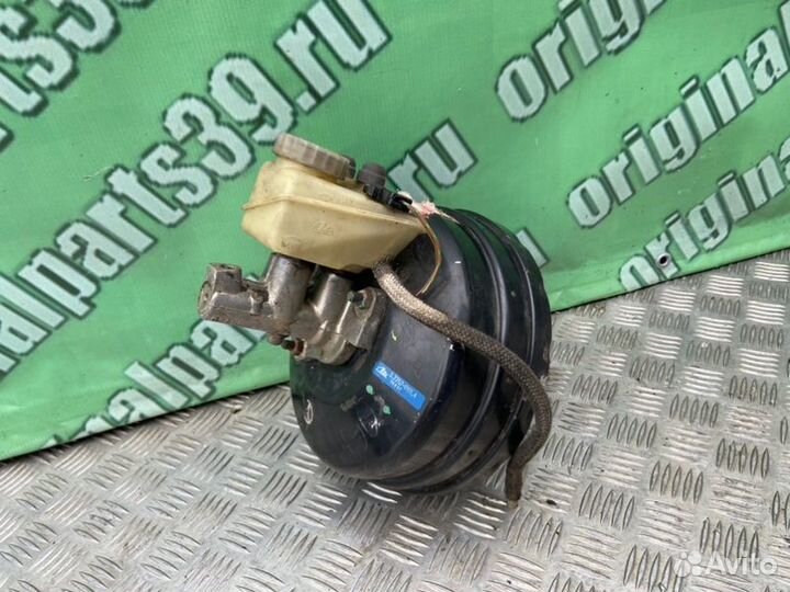 Вакуумник тормозов Mercedes 190E W201 M103 3.0