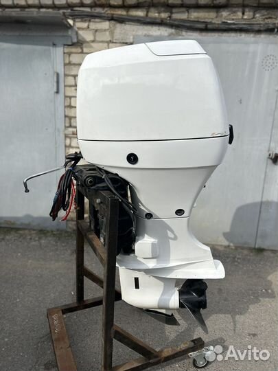 Лолочный мотор suzuki DF70