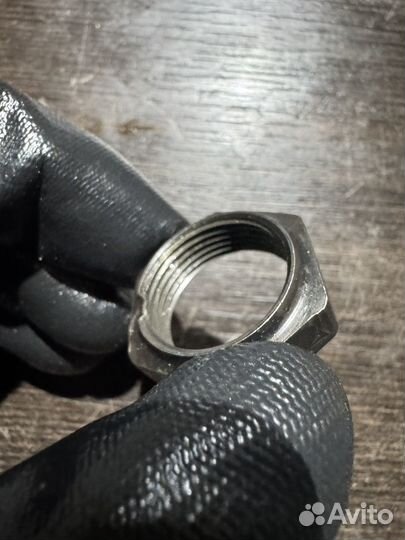 Гайка корзины сцепления Suzuki GSX-R 750 k6-k7