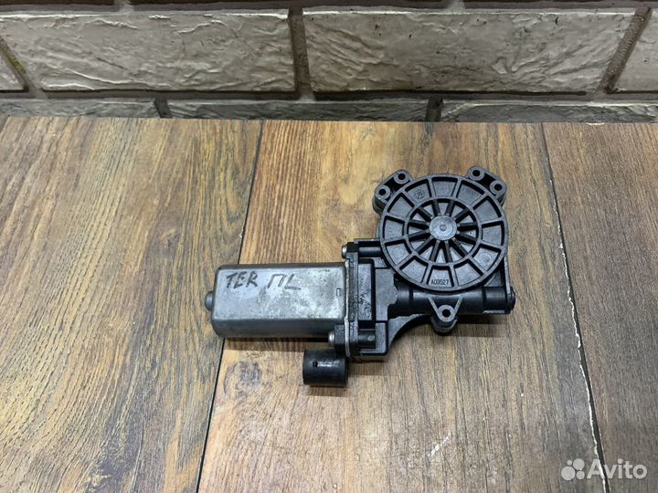 Nissan Terrano III (D10) Моторчик стеклоподъемника