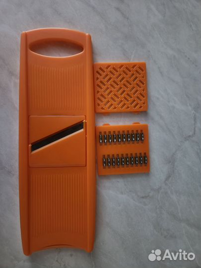 Овощерезка (терка) с 3мя насадками