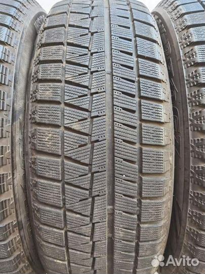 Bridgestone Blizzak Revo GZ 215/60 R17 96Q