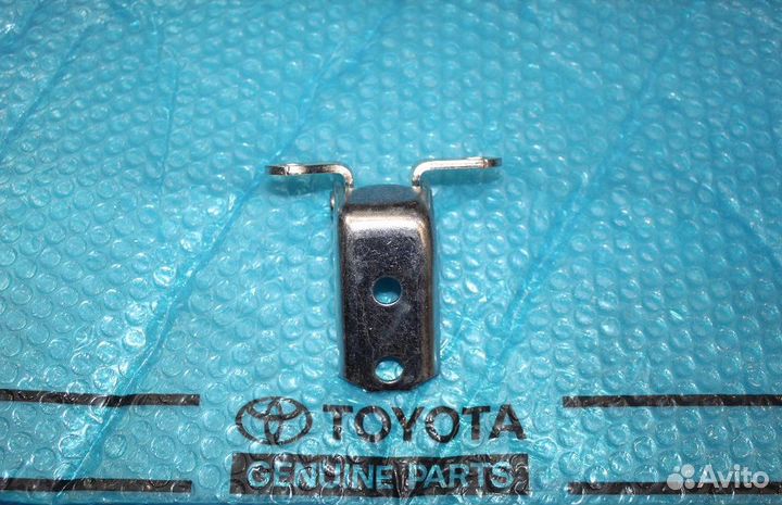 Петля задней двери низ Avensis, Auris, C-HR, Verso