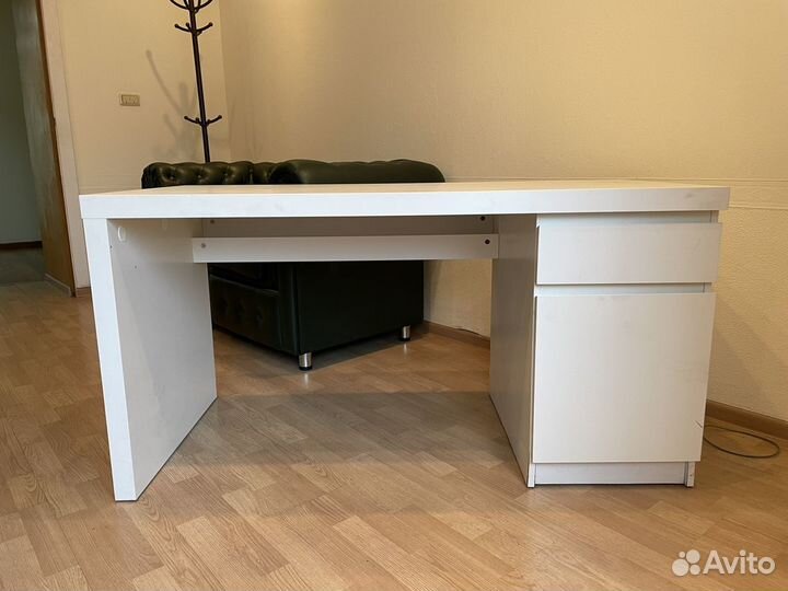 Письменный стол IKEA белый