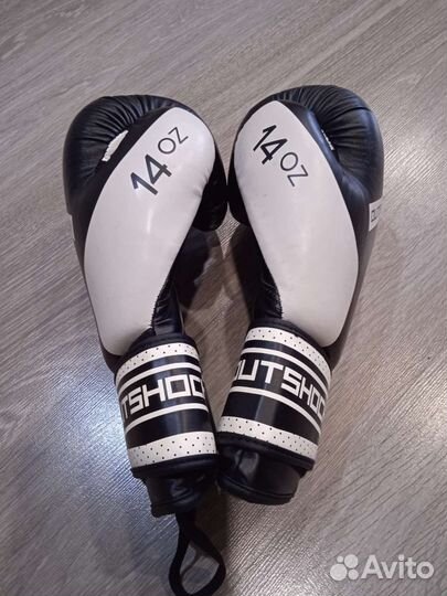 Боксерские перчатки 14 oz кожа