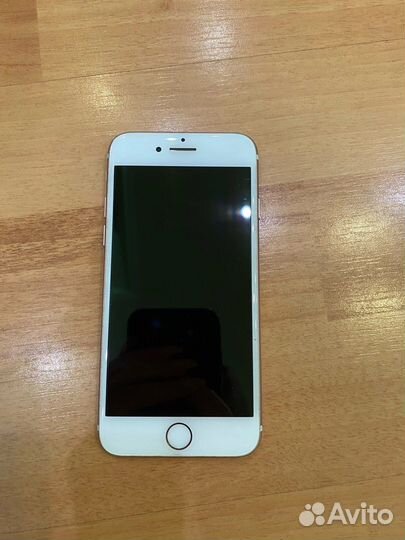 Телефон iPhone 7