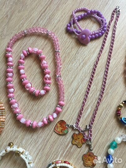 Бижутерия браслеты, бусы детские, шкатулка