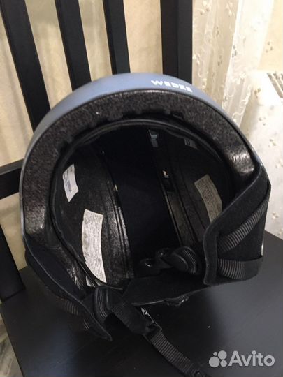 Шлем (Wedze)и щитки наколенники (Oxelо)