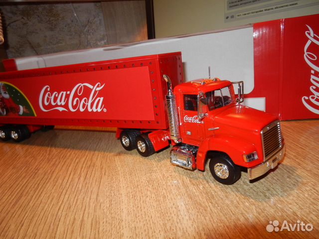 Модель грузовика Freightliner ’Coca-cola" - 1/43