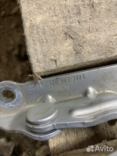 Петли капота шкода октавия А 5-2009г