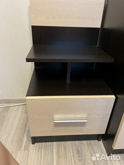Тумба прикроватная и комод