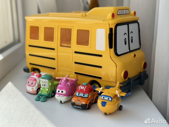 Автобус скулби, хелли, эмбер, рой, клини, марк