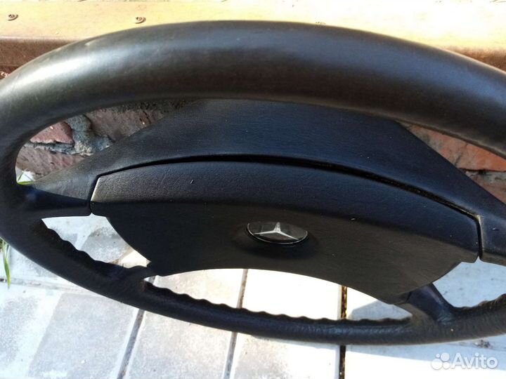 Руль на мерседес 124