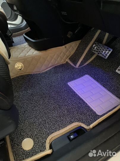 Автомобильные коврики в багажник Ford Taurus