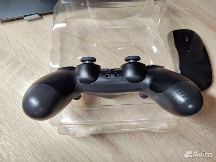 Dualshock 4 CUH-ZCT2E black