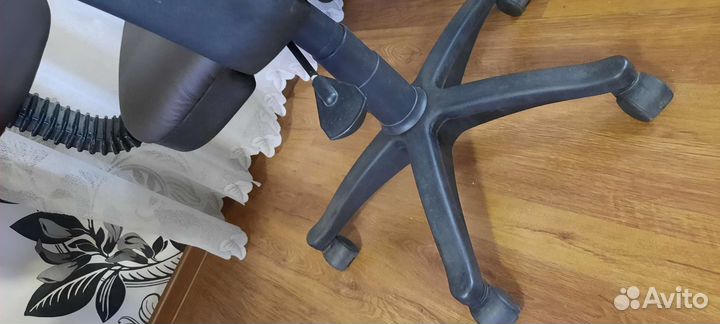 Компьютерное кресло