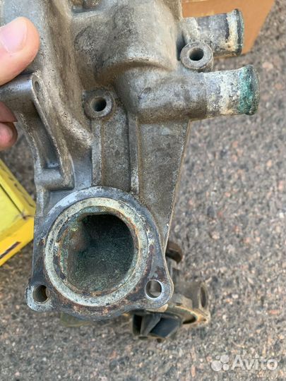 Помпа audi 80 b3