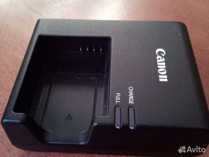 Зарядное устройство Canon LC-E10E