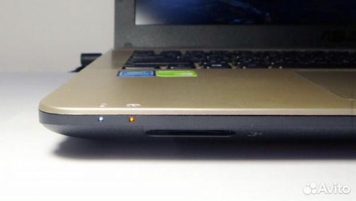 Ноутбук asus