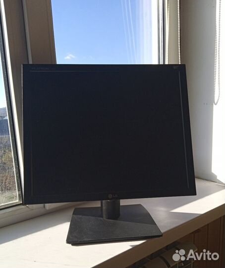 Монитор LG Flatron L1919S