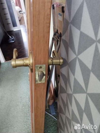 Дверь межкомнатная. Длина 2м.Ширина80см.Тол.3;5