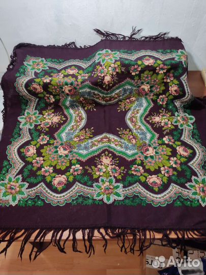 Платок шерстяной, ткань шерстяная с принтом