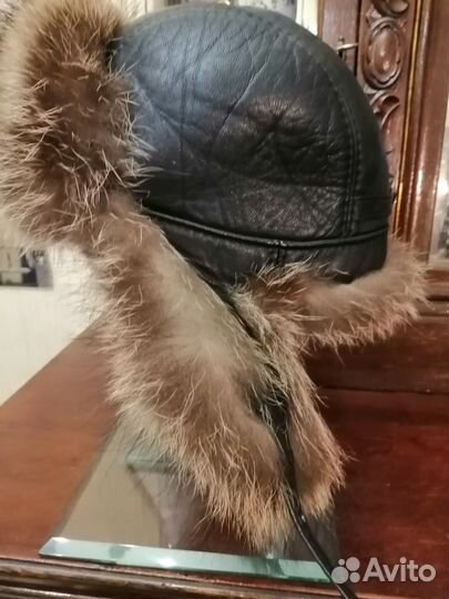 Шапка из меха енота