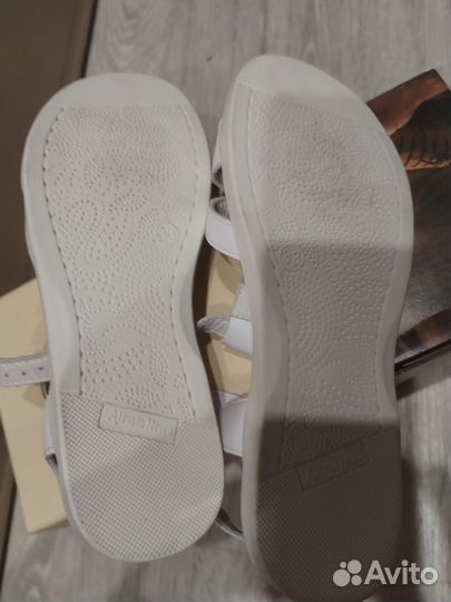 Сандали для девочки