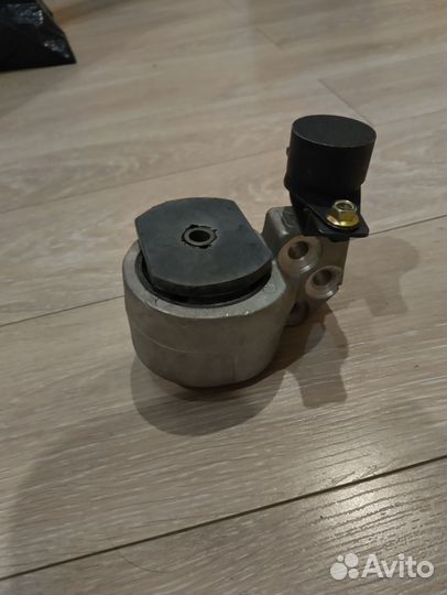 Опора двигателя hyundai 21810-25100