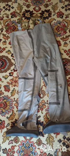 Резиновый комбинезон для рыбалки