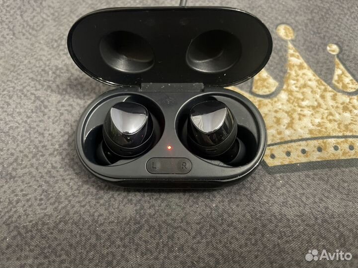 Беспроводные наушники samsung galaxy buds+