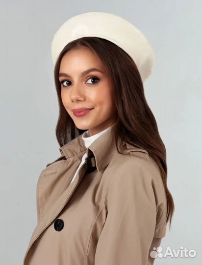 Берет женский кожаный весенний