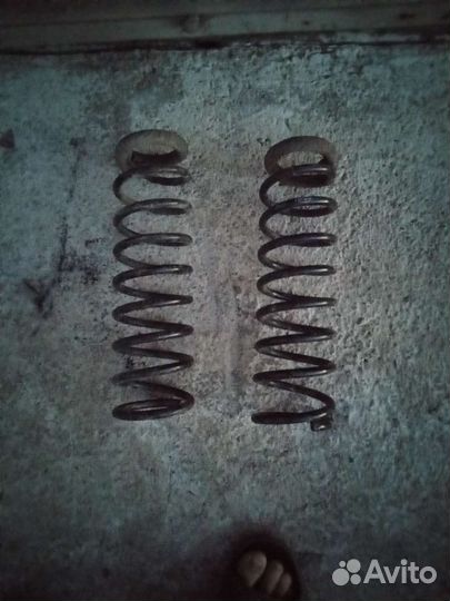 Амортизаторы от задних колёс Mitsubishi Lancer2